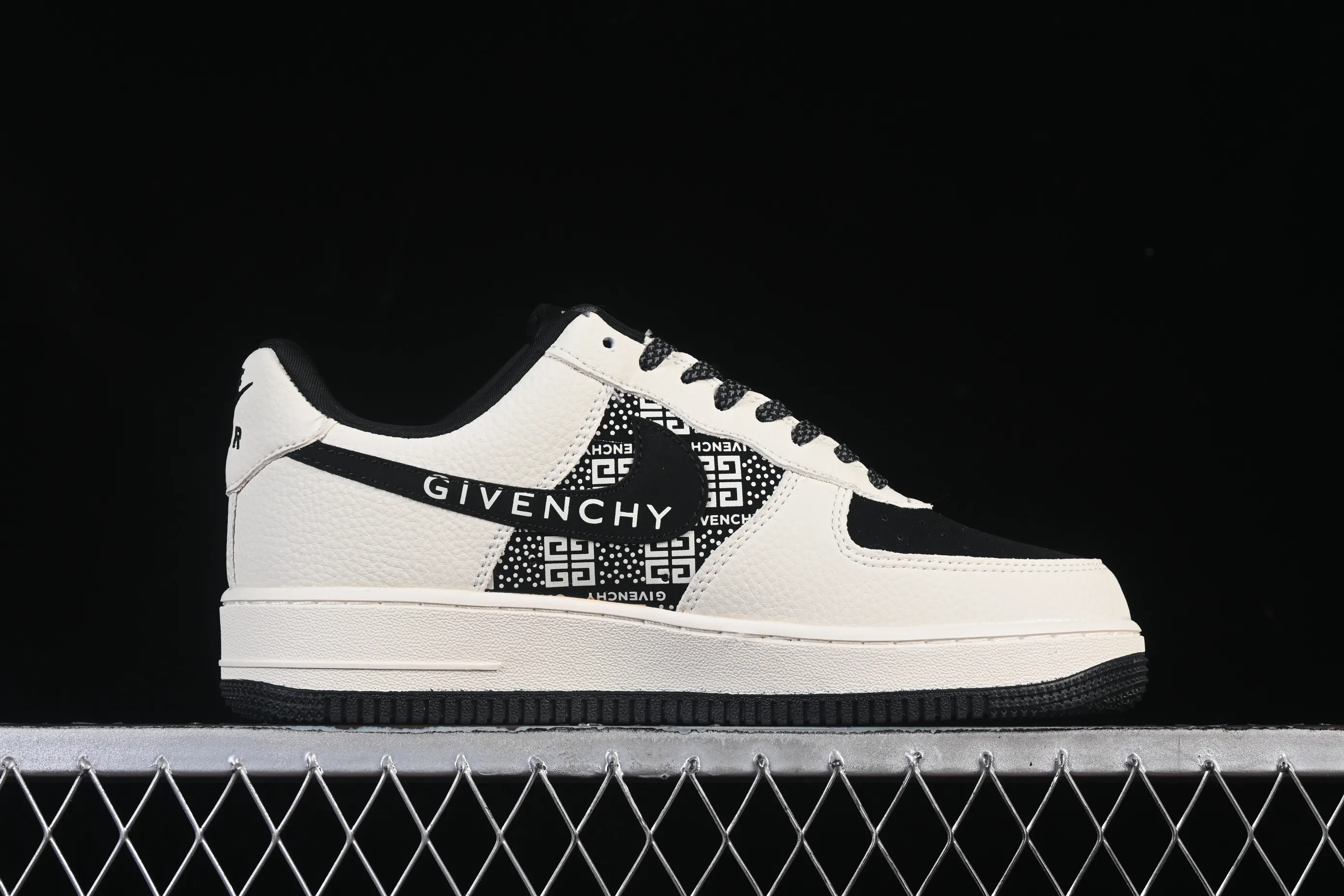 All categories Nk Air Force 1 Air Force series Nk Air Force 1 Low Air Force low-top Nike Air Force 1'07 Low Givenchy co-branded printed beige black hook Air Force 1 low-top casual sneakers KJ1688-021